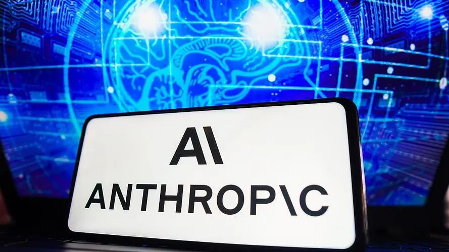 Anthropic 资深员工悄然购置偏远土地，以防"AI 失控"举家撤离